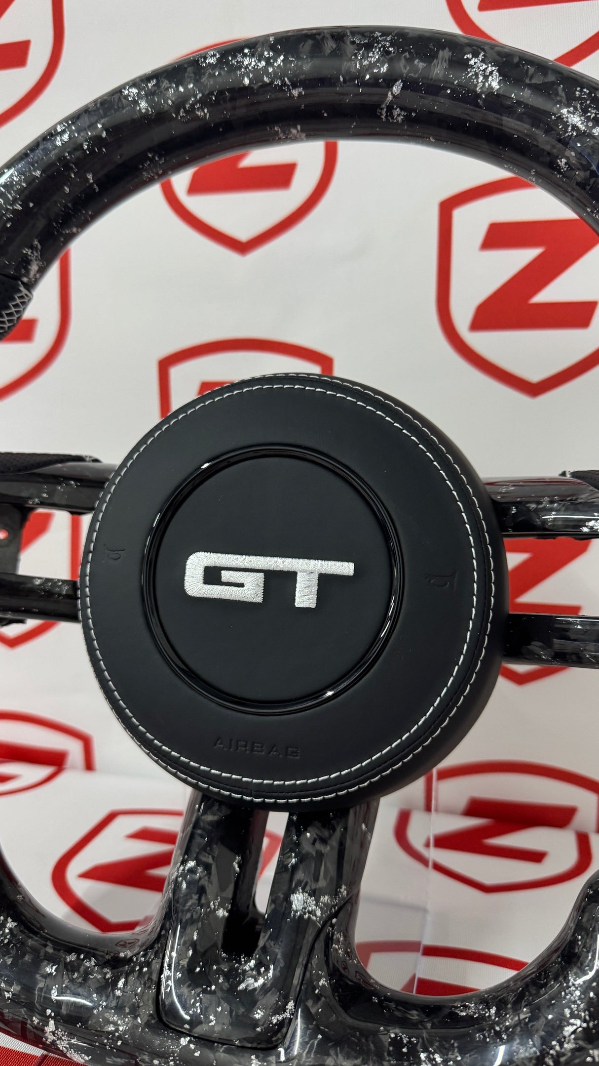 Volante de fibra de carbono para Ford Mustang 2015-2023 - Personalizable