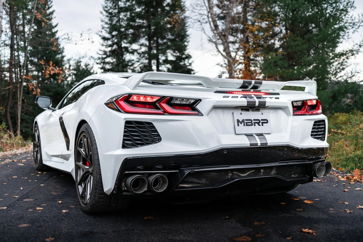 Sistema de escape Cat-Back MBRP Armor Pro Race para Chevrolet Corvette C8 Stingray 2020-2025 - Acero inoxidable T304 con puntas de fibra de carbono