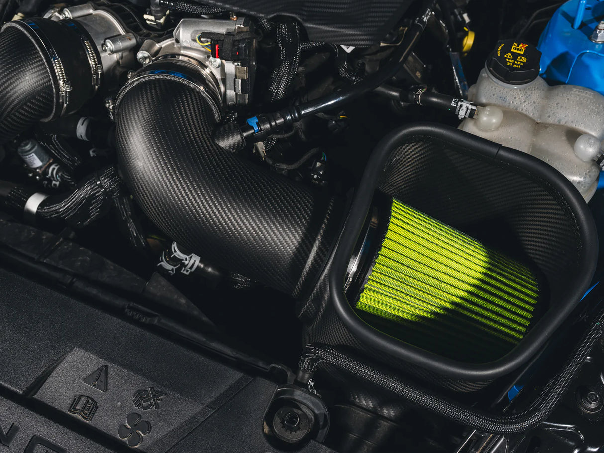 Sistema de admisión de fibra de carbono AWE S-FLO para Ford Mustang GT y Dark Horse 5.0L 2024-2026 – Admisión de rendimiento de alto flujo