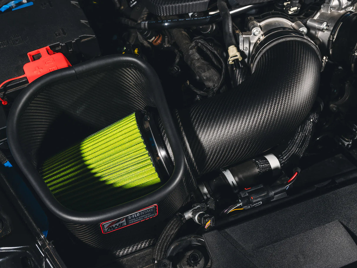 Sistema de admisión de fibra de carbono AWE S-FLO para Ford Mustang GT y Dark Horse 5.0L 2024-2026 – Admisión de rendimiento de alto flujo