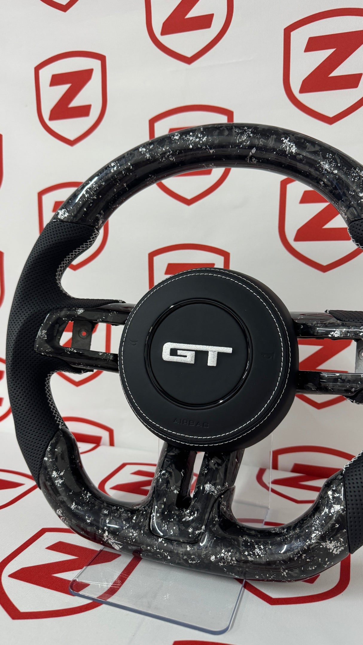 Volante de fibra de carbono para Ford Mustang 2015-2023 - Personalizable