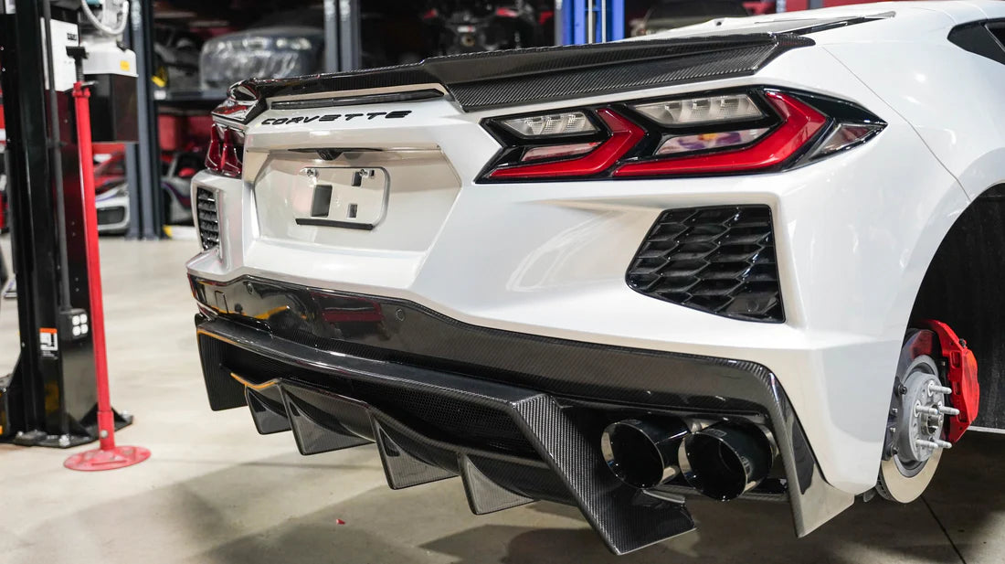 Eliminación del alerón trasero de fibra de carbono Corvette C8