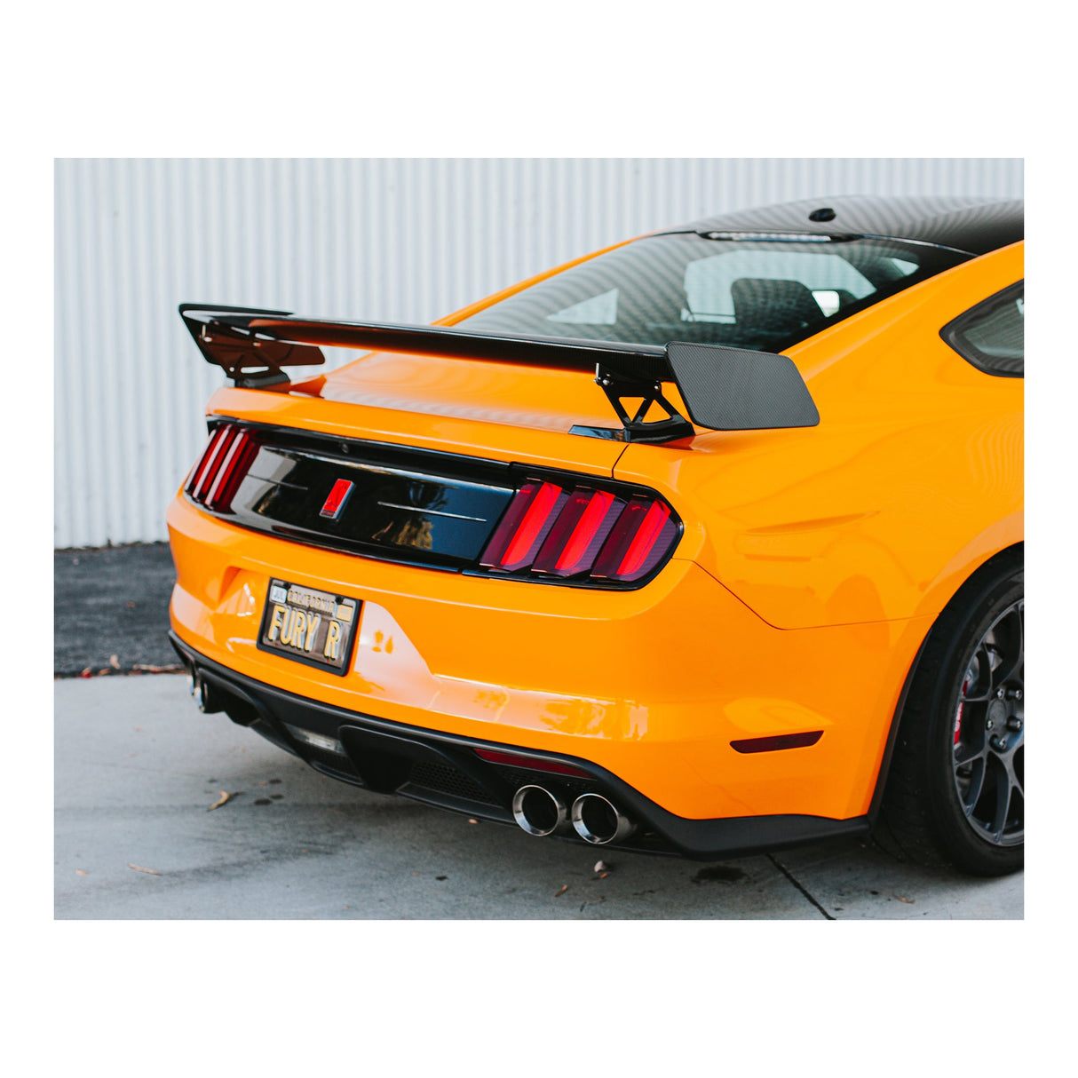 Alerón de fibra de carbono para circuito Ford Mustang 2015-2023