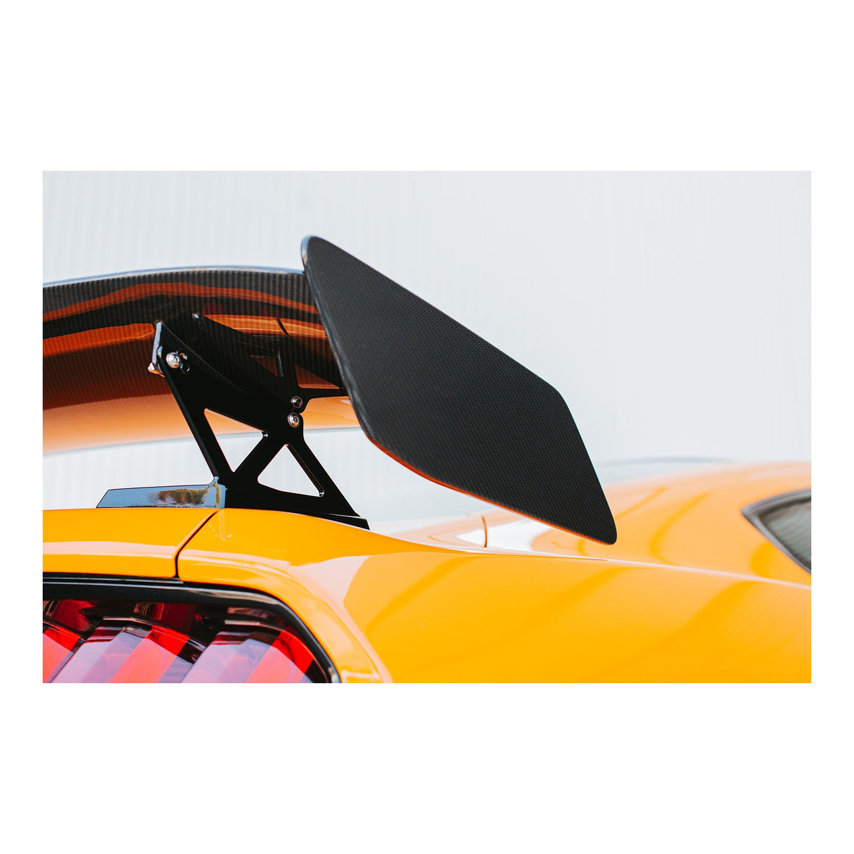Alerón de fibra de carbono para circuito Ford Mustang 2015-2023